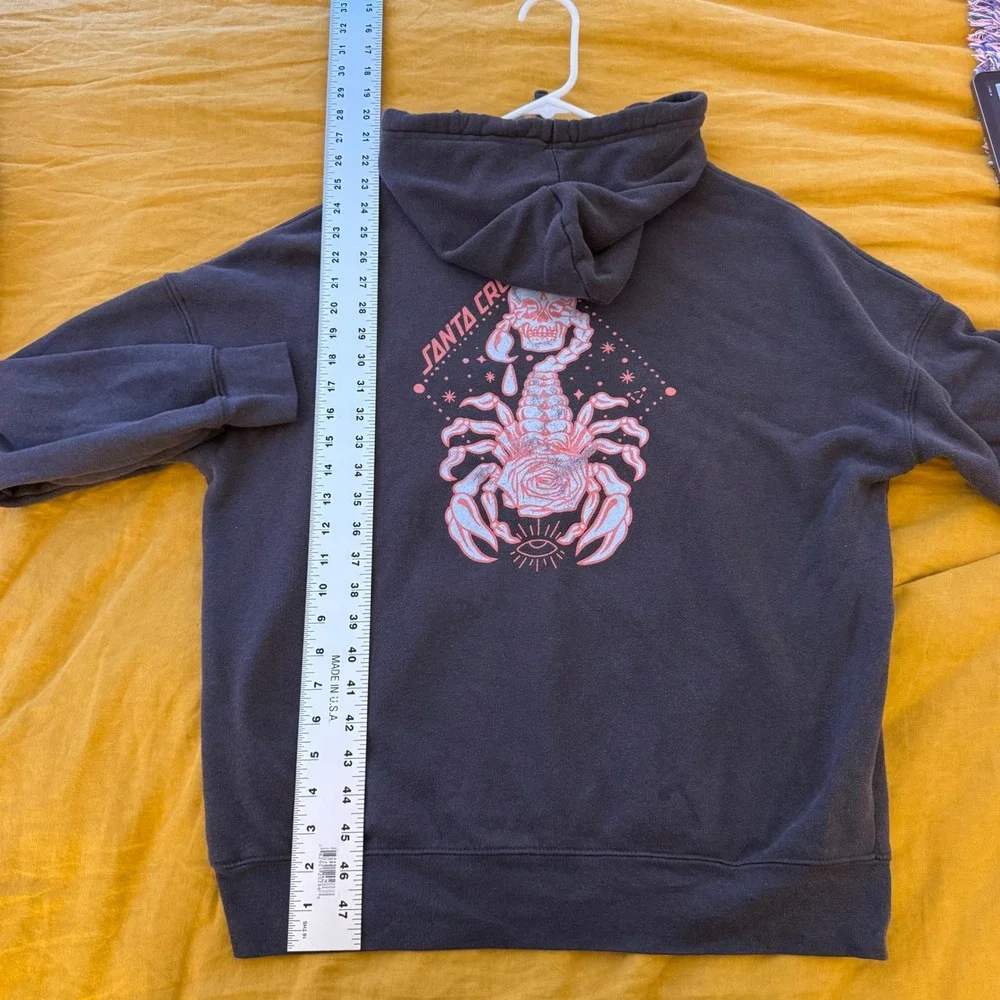 Santa Cruz Scorpion Skull Graphic Hoodie Mens Medium Charcoal Faded Black Skate